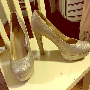 Mossimo Heels mint condition